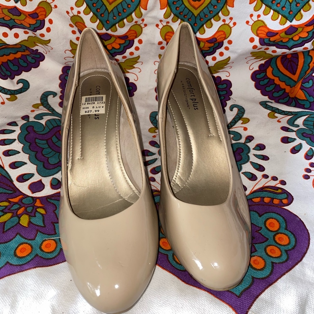 Size 8.5W Nude Heels